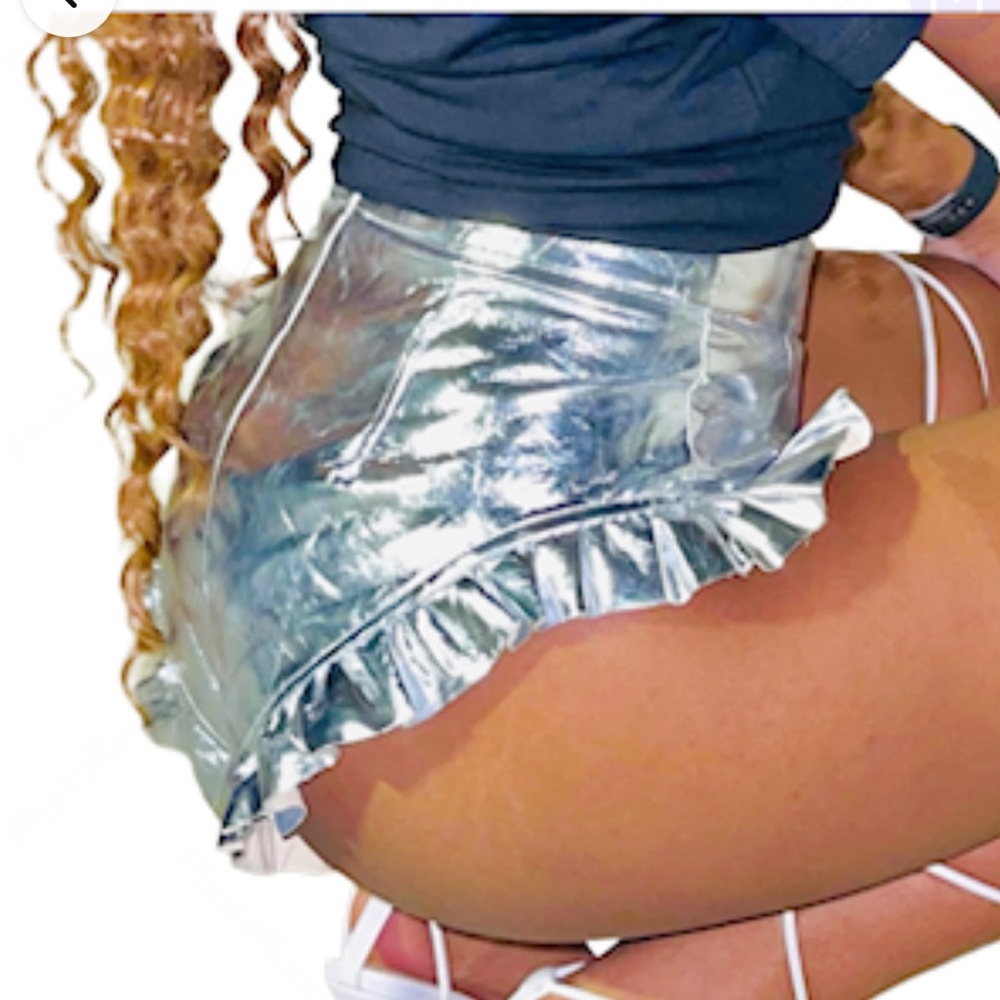 Metallic Silver High-Cut Cheeky Faux Leather Booty Shorts Size Large